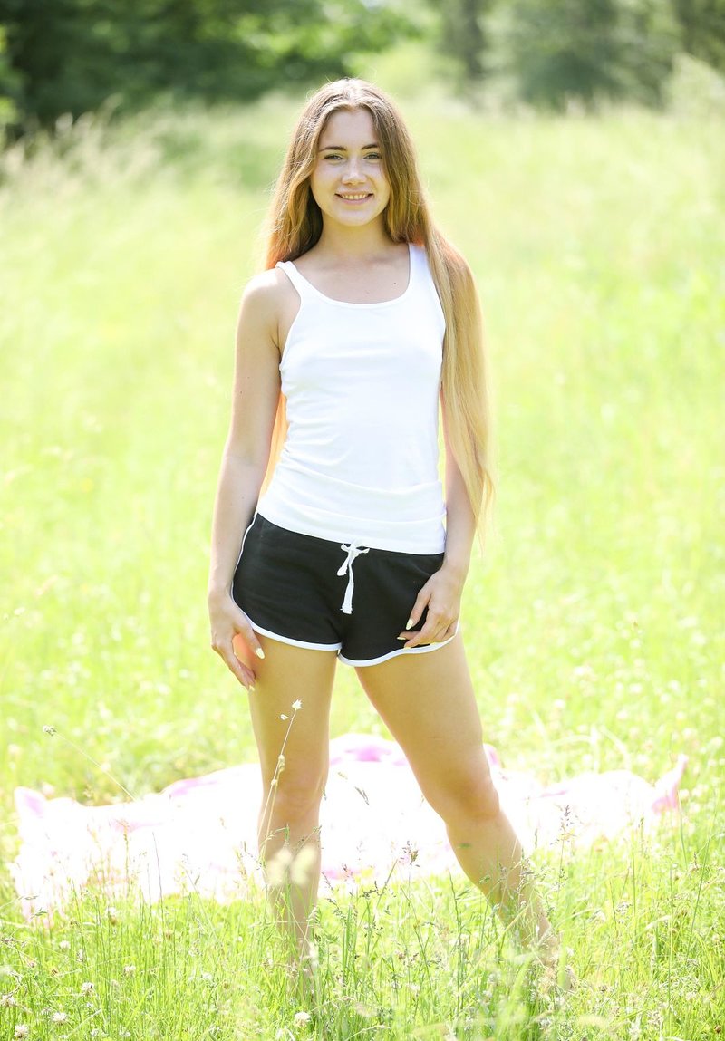 Фатима, 18